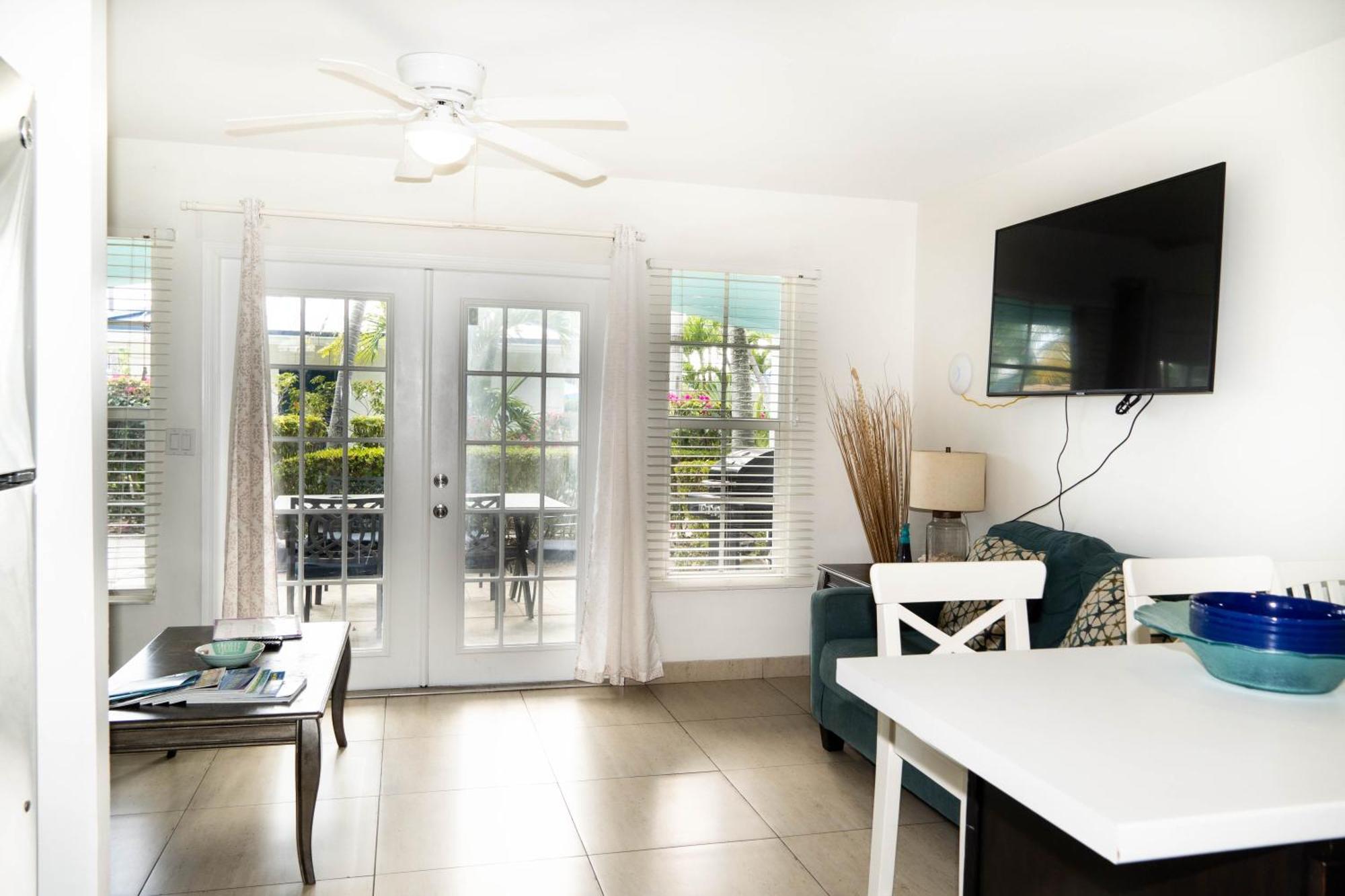 Island Club Turks & Grace Bay Place 외부 사진