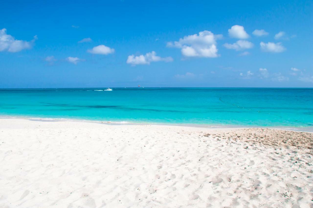 Island Club Turks & Grace Bay Place 외부 사진